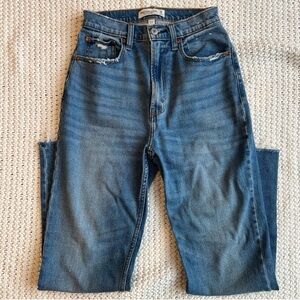 Abercrombie & Fitch The Ankle Straight Ultra High Rise Curve Love Jeans